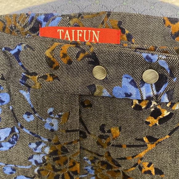 Beautiful pants by taifun collection size US 8 - Picture 3 of 4